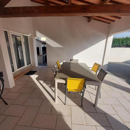 Studio Neuf Avec Acces Piscine Valergues Exterior photo